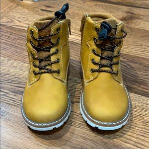Never Worn XRay Toddler Emerson Boots Size 9